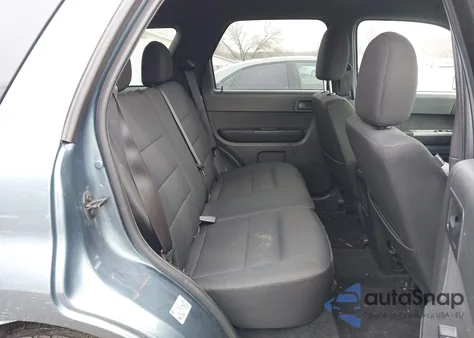 2011 Ford Escape Xlt z USA, uszkodzony, nr VIN 1FMCU9D72BKB71249